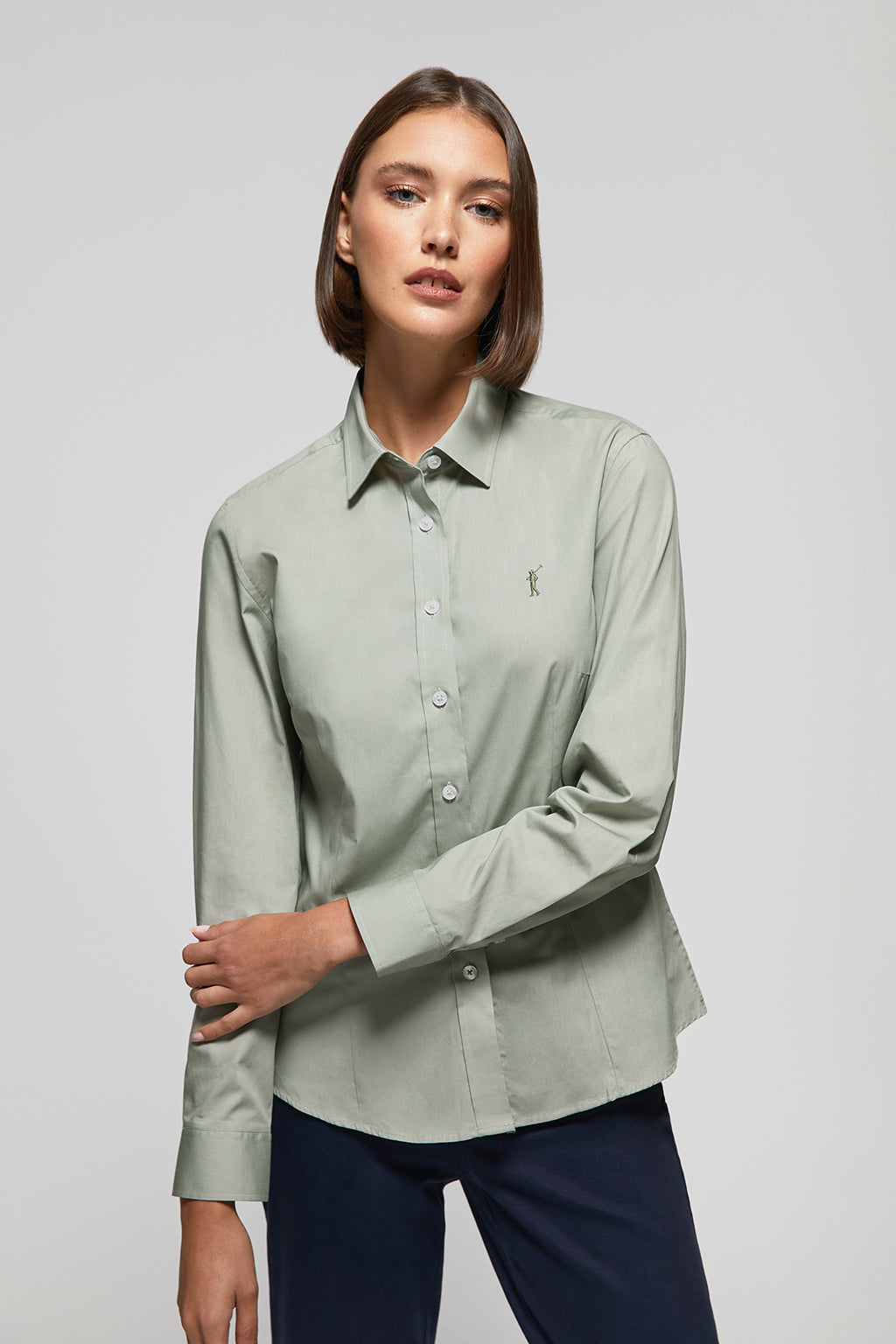 Camisa entallada verde claro popelín con bordado – Polo Club