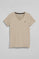 Camiseta beige de cuello de pico y manga corta con bordado Rigby Go