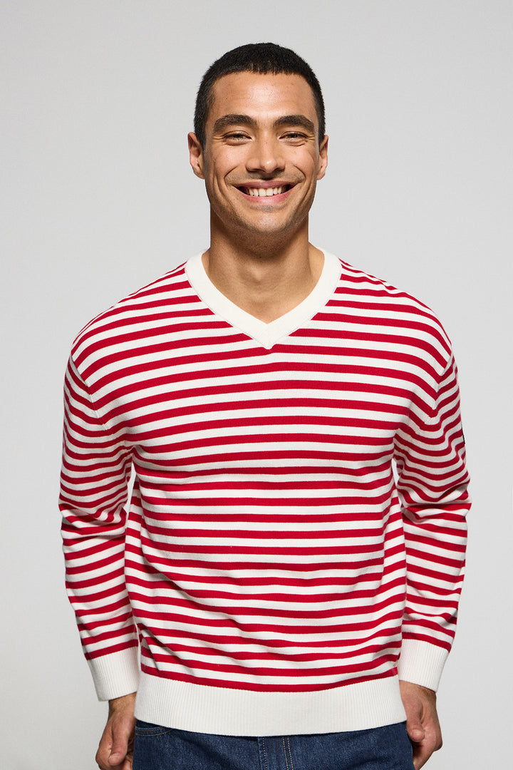 Red knit jumper Seagull with nautical patch